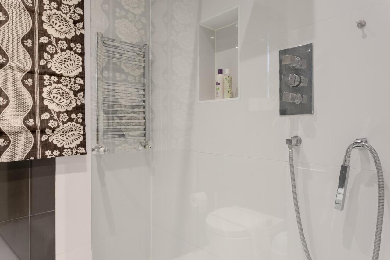 2 Bedroom Apartment Hammersmith Grove Sleeps 4 Londýn Exteriér fotografie